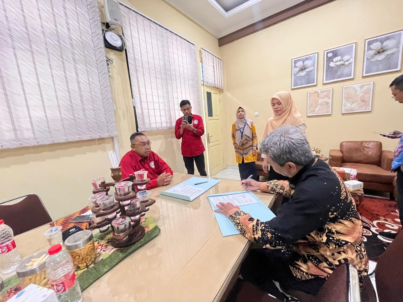 Implementasi Pembelajaran Berbasis Industri pada Program Keahlian Manajemen Logistik di SMKN 43 Jakarta